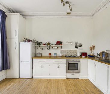 Price £2,300 pcm - Available 17/02/2026 - Furnished - Photo 6