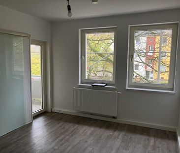 Wo das Leben so spielt - günstige teilsanierte 3-Zimmer-Wohnung im ... - Foto 1