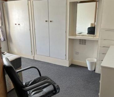 5 bedroom flat to rent - Photo 6