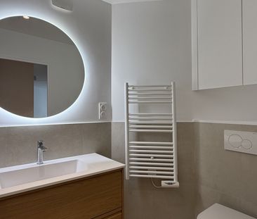 Location Appartement 2 pièces 39m² PARIS 16ème - Photo 4