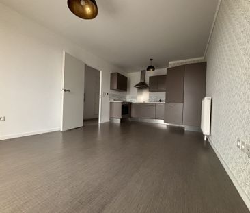 Location Appartement 2 pièces 42m² LILLE 59000 - Photo 3
