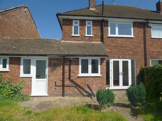 Park Crescent, Oadby - Photo 1