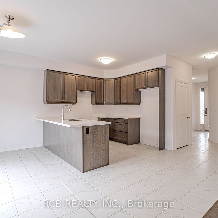 Detached Home For Lease | X8121308 - Photo 1