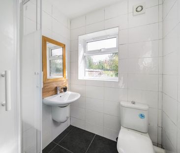 Ludlow Road, Guildford - 3 bedrooms Property for lettings - Seymours - Photo 4