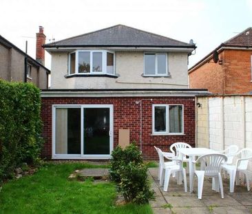Bedroom Property In Winton, BH9 - Photo 2