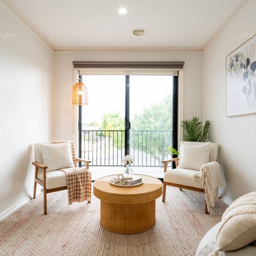 Modern Shared Living – Fully Furnished Rooms with Bills & Internet Included! ** MOVE IN THIS MONTH AND RECEIVE 2 WEEKS RENT FREE** - Photo 1