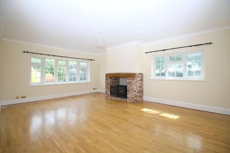 4 bedroom detached house to rent - Photo 2