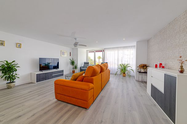 4 Bed Apartment for Rent in Torrevieja - Photo 1