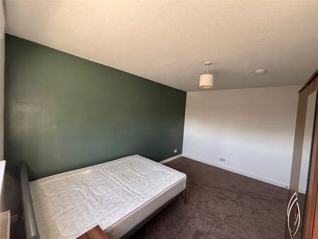 1 Bedroom House Share To Rent - Photo 2