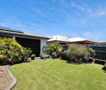 Stylish Executive Living in Highly Sought-After Area - Photo 5