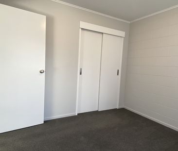 Immaculate 2 Bedroom Unit - Photo 4