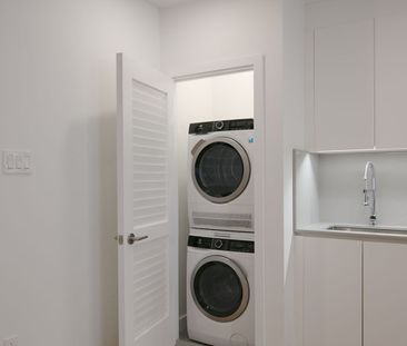 4880 Queen Mary Road - Photo 5