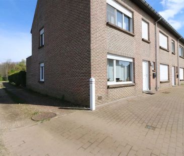 Gunstig gelegen woning met 4 slpk., tuin en garage te Zichem - Photo 2