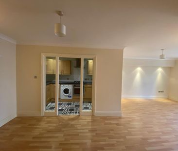 2 bedroom Flat to let - Photo 1