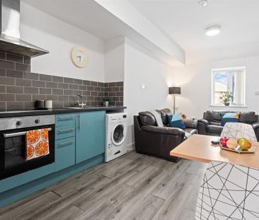 3 bedroom flat to rent - Photo 6