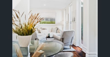Available from 3rd December 30 Night Minimum - Luxury Executive Furnished Home in Neutral Bay - Photo 3