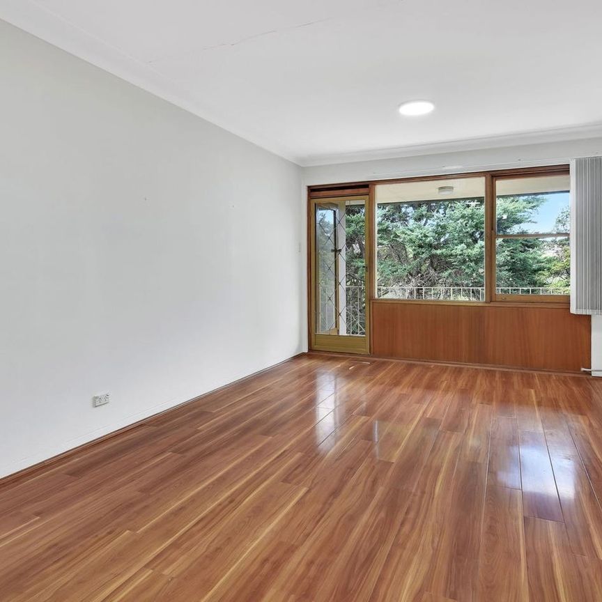 STYLISHLY RENOVATED IN CONVENIENT LOCATION - Photo 1