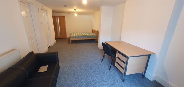 Johnny Ball Lane, Bristol - Photo 1