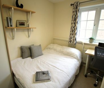 4 Bed Detached House, Lowry Grove, BS16 - Photo 2