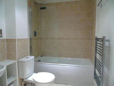 2 bedroom flat to rent - Photo 2
