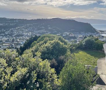 Charming Island Bay 3BR Home w/ Views - Photo 6