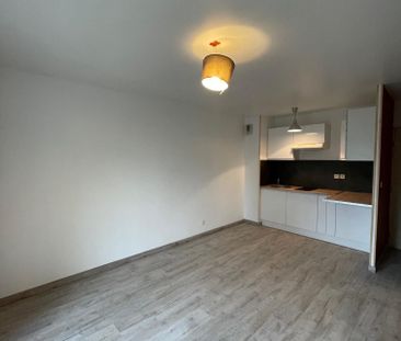 Location Appartement 2 pièces 41m² MONTAUBAN 82000 - Photo 3