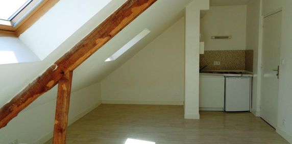 Location Appartement 1 pièce 12m² ST NAZAIRE 44600 - Photo 2