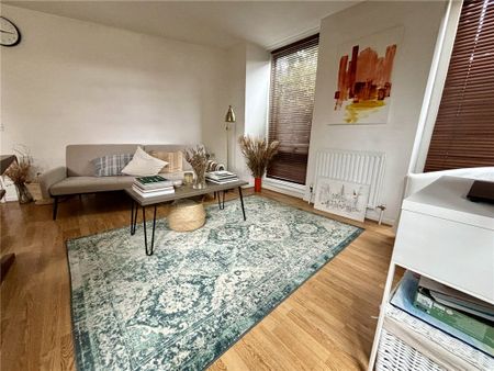 Hunt Close, London, W11 4JU - Photo 2