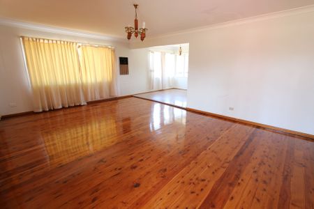 Excellent 3 Bedroom Home - Photo 2