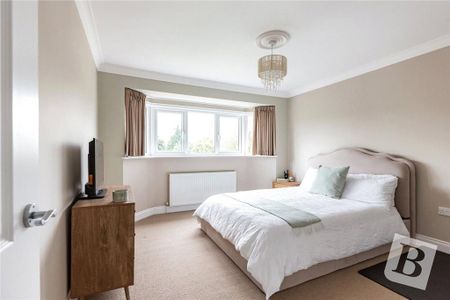 4 bedroom semi-detached house to rent - Photo 5