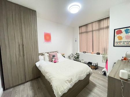 6 bedroom townhouse to rent - Photo 4