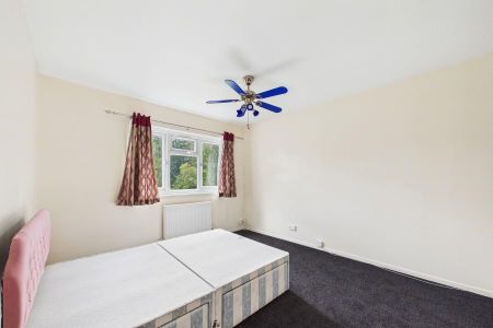 3 bedroom terraced house to rent - Photo 4