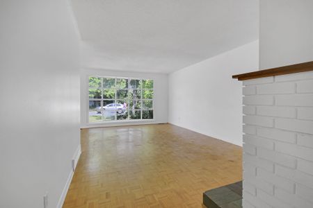 For Lease - 52 Bowhill Avenue, Cityview - Parkwoods Hills - Rideau Shore, Ontario - Photo 4