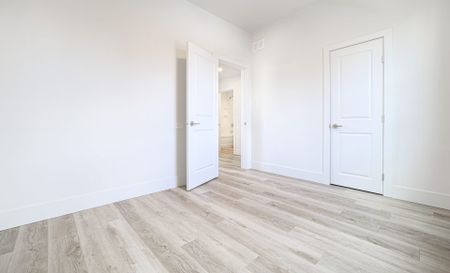 Edinburgh – 247 Young, Winnipeg, MB - Photo 3