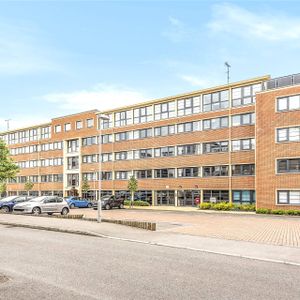 Wessex Court, Farnborough Wessex Court, Farnborough - Photo 3