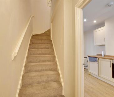 2 Bed House - Terraced - Photo 6