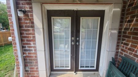 For Lease - 17 Joseph Street, Brampton, Ontario - Photo 2