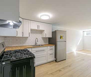 For Lease - 225 Septonne Avenue Unit# B, Newmarket, Ontario - Photo 3