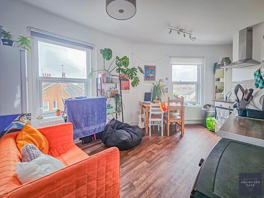 3 bedroom private hall to rent - Photo 1