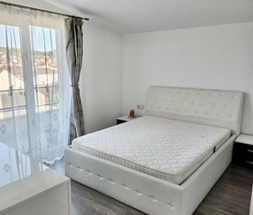 Apartament 3 Camere bloc nou , terasă + parcare auto ! - Photo 4