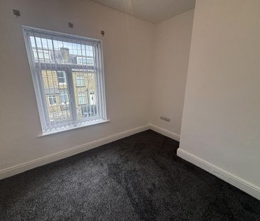 2 bedroom property to rent - Photo 2