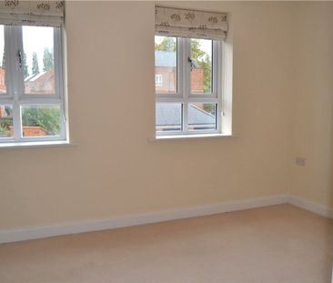 Attractive town house in the sought after Racecourse development wi... - Photo 6