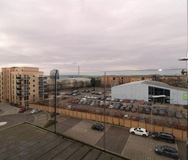 2 bedroom penthouse to rent - Photo 3