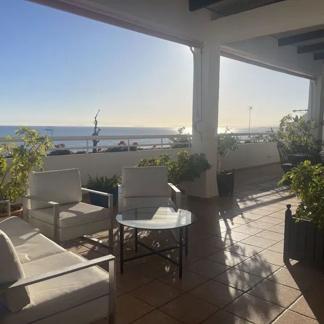 Alquiler de ático en Playa Bajadilla-Puertos - Photo 1