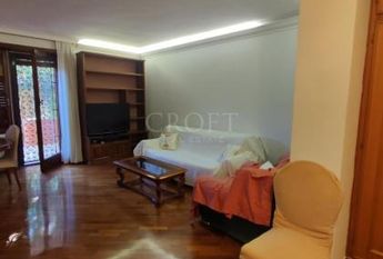 Monteverde Vecchio-Terrace: Furnished 2 Bedroom, 2 Bath, spacious kitchen, living, large private terrace and garden. Bright, silent, near shops, services and transport, located on a quite street in a well kept building. Possible parking. Ref 2375