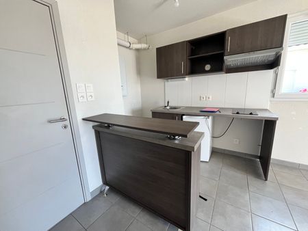 Location Appartement 2 pièces 37m² ST ANDRE DE CUBZAC 33240 - Photo 4