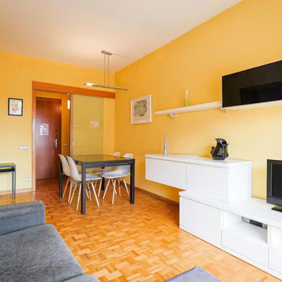 Carrer Gran de Sant Andreu, Barcelona, Catalonia 08030 - Photo 1