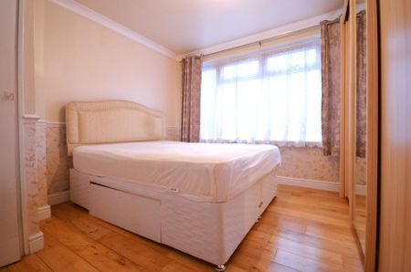 3 bedroom terraced house to rent - Photo 4