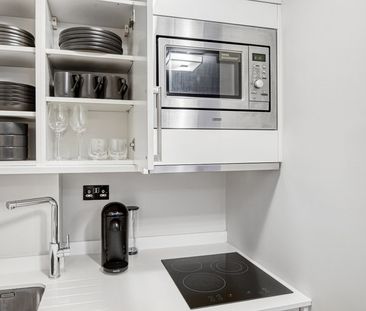 Botolph Alley - Photo 1