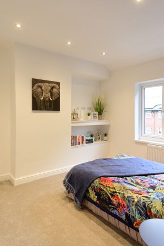 3 Bed End Terrace, Bluestone Road, M40 - Photo 3